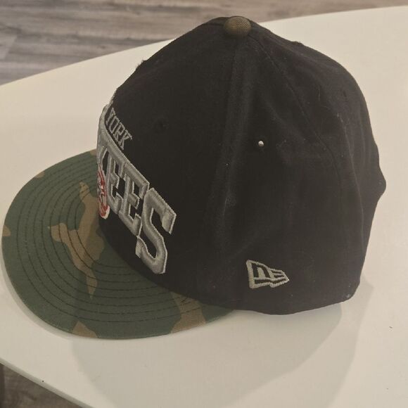 New Era Black and Camouflage New York Yankees Hat - Picture 3 of 6